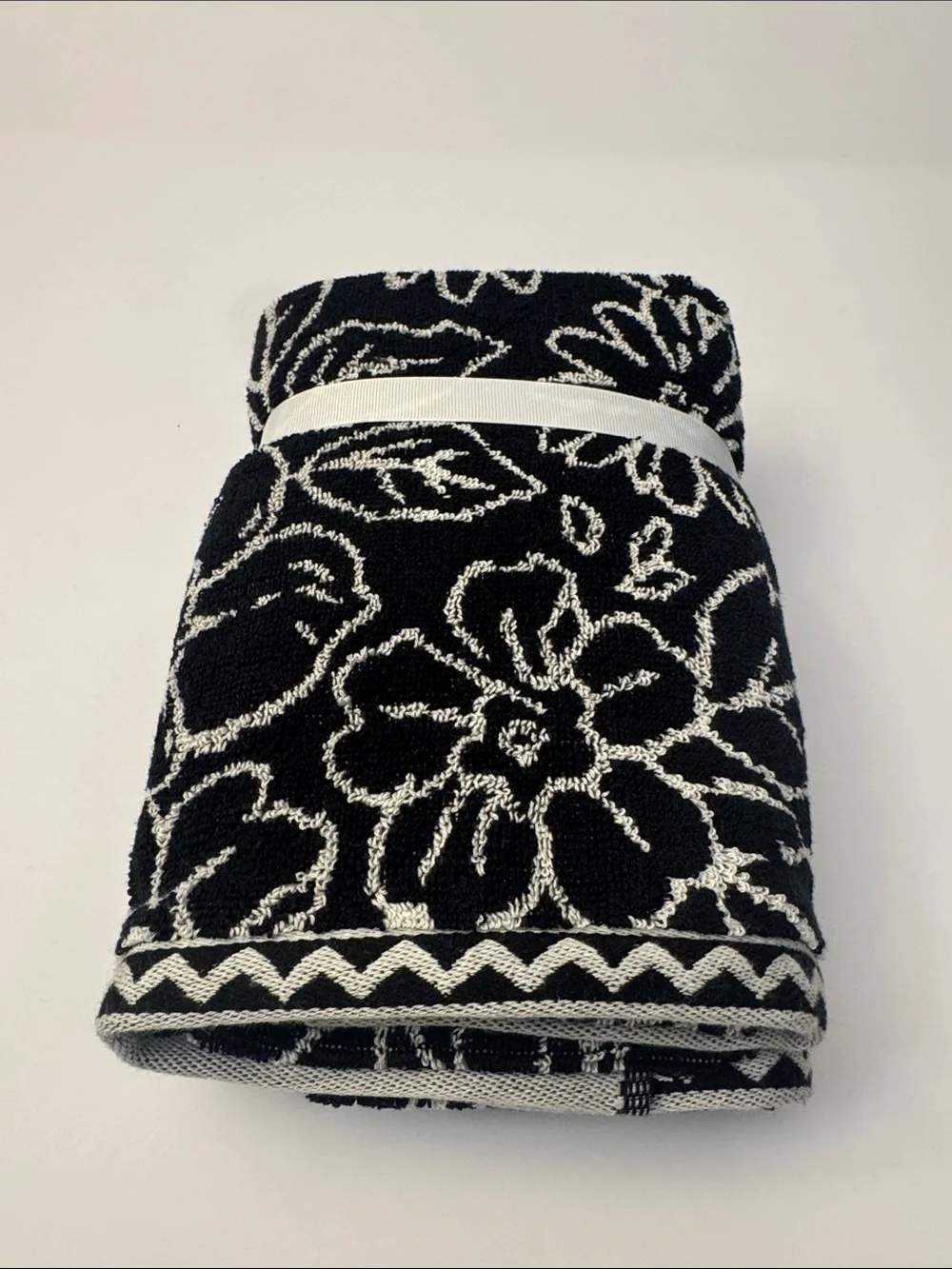 💥6pc RACHEL ZOE  Black and Ecru Floral Pattern Reversible Bath Towel Set